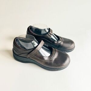 Dansko Brown Genuine Leather Mary Jane Rubber Outsole Loafers size EUR 40,US9.5